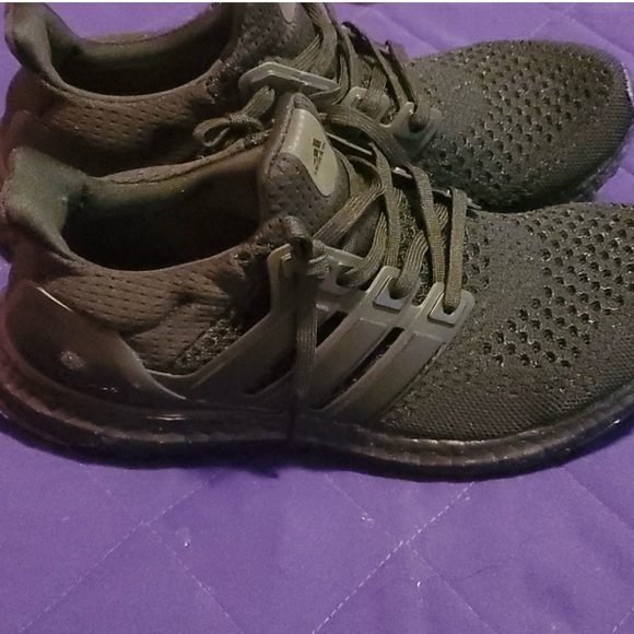 Black Adidas Ultra Boost in perfect condition - Picture 3 of 6